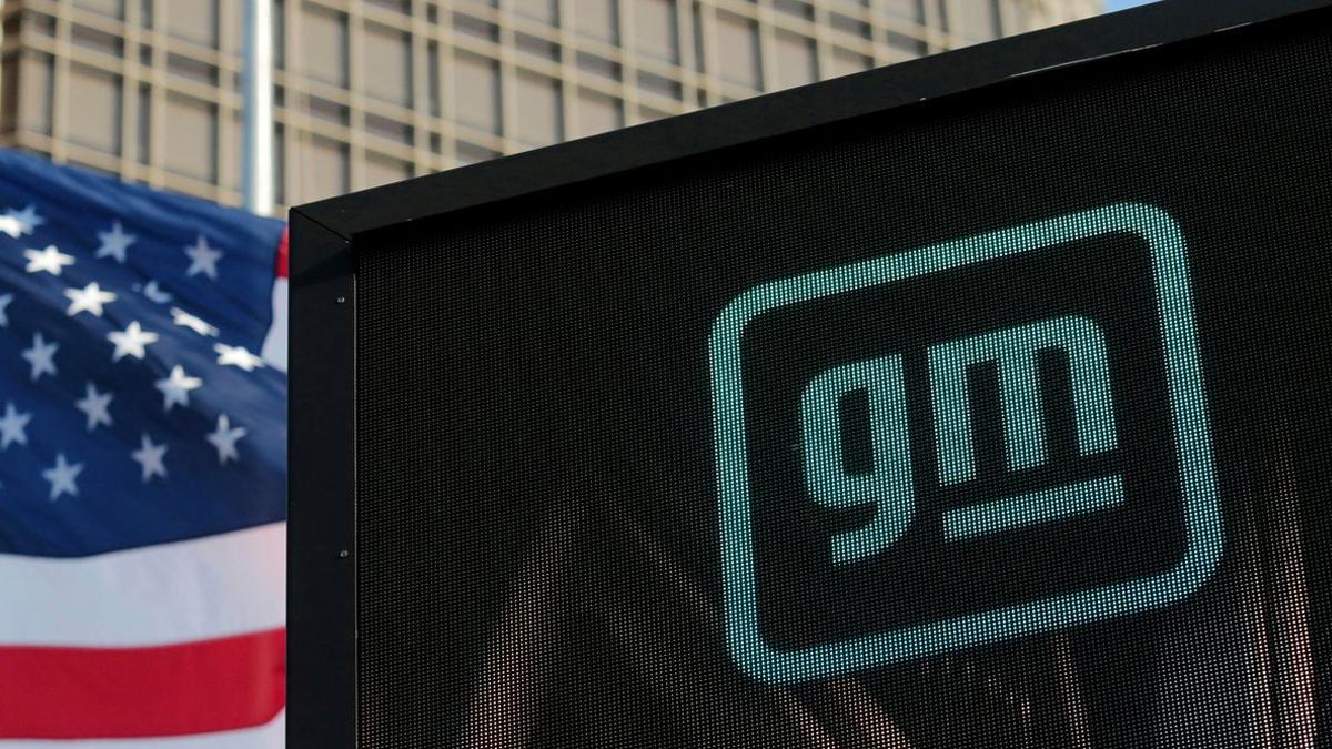The US Energy Department said on Monday it had finalized a $2.5 billion low-cost loan to a joint venture of General Motors Co and LG Energy Solution to help pay for three new lithium-ion battery cell manufacturing facilities The US Energy Department said on Monday it had finalized a $2.5 billion low-cost loan to a joint venture of General Motors Co and LG Energy Solution to help pay for three new lithium-ion battery cell manufacturing facilities
