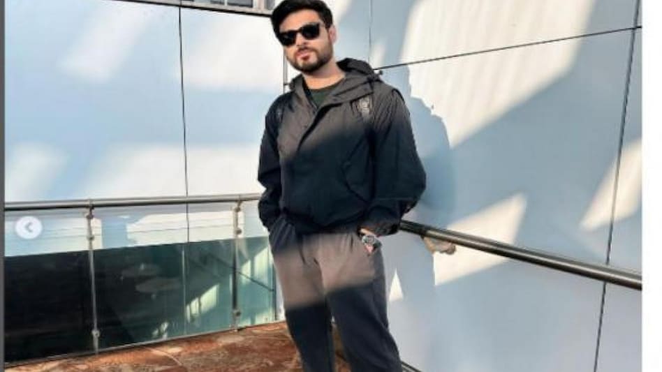 Singer Bismil slams IndiGo staff for 'throwing' his musical instruments into cargo Singer Bismil slams IndiGo staff for 'throwing' his musical instruments into cargo
