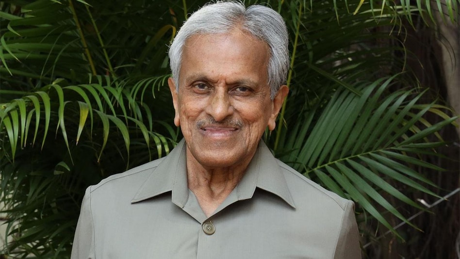 RK Krishnakumar passed away due to a heart attack in Mumbai on Sunday evening at the age of 84. RK Krishnakumar passed away due to a heart attack in Mumbai on Sunday evening at the age of 84.