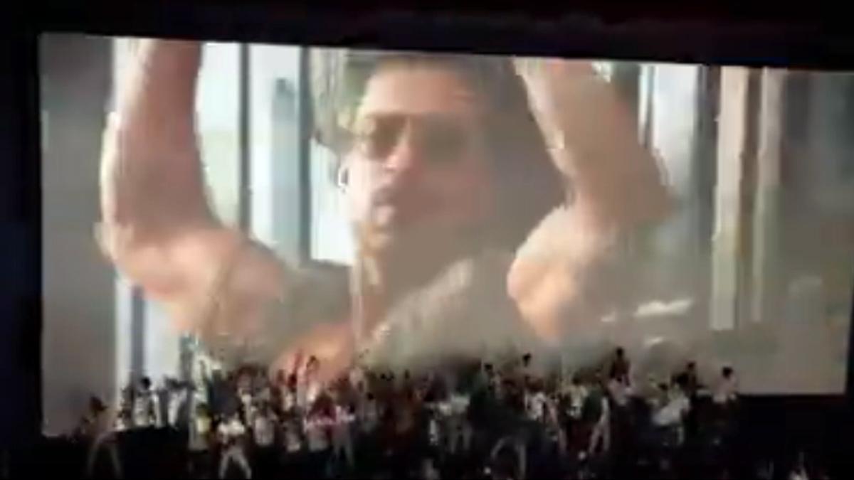 Fans are celebrating the return of King Khan in their own style and can be seen dancing in the theatres while 'Jhoome Jo Pathaan' plays in the background Fans are celebrating the return of King Khan in their own style and can be seen dancing in the theatres while 'Jhoome Jo Pathaan' plays in the background