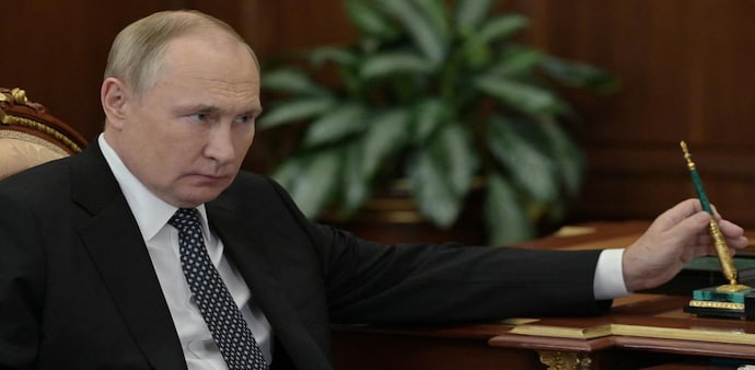 Last month it was reported that Vladimir Putin, 70, slipped and fell down five stairs at his official residence in Moscow. (Photo: Reuters) Last month it was reported that Vladimir Putin, 70, slipped and fell down five stairs at his official residence in Moscow. (Photo: Reuters)