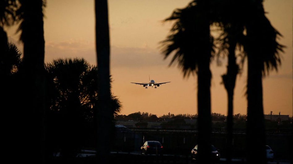 An aircraft approaches to land at Miami International Airport on Wednesday. Photo: Reuters An aircraft approaches to land at Miami International Airport on Wednesday. Photo: Reuters