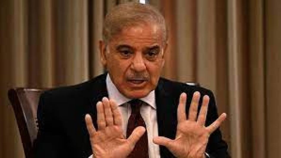 The Pakistan Muslim League (N) leader went on to say that both countries have nuclear weapons and are well-armed. The Pakistan Muslim League (N) leader went on to say that both countries have nuclear weapons and are well-armed.