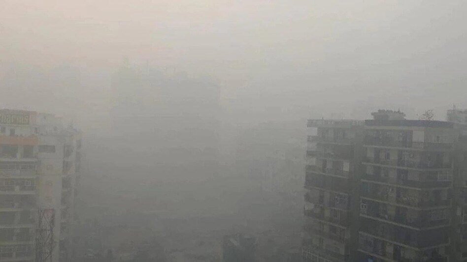 Meanwhile, the Delhi government has advised all private schools to remain closed until January 15. Meanwhile, the Delhi government has advised all private schools to remain closed until January 15.