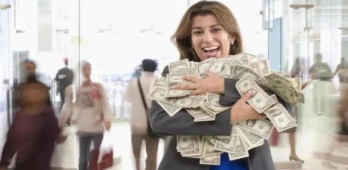 The size of the bonus is determined by an employee's job grade and function The size of the bonus is determined by an employee's job grade and function