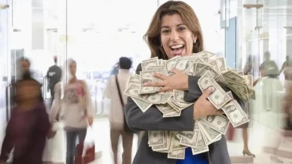 The size of the bonus is determined by an employee's job grade and function The size of the bonus is determined by an employee's job grade and function