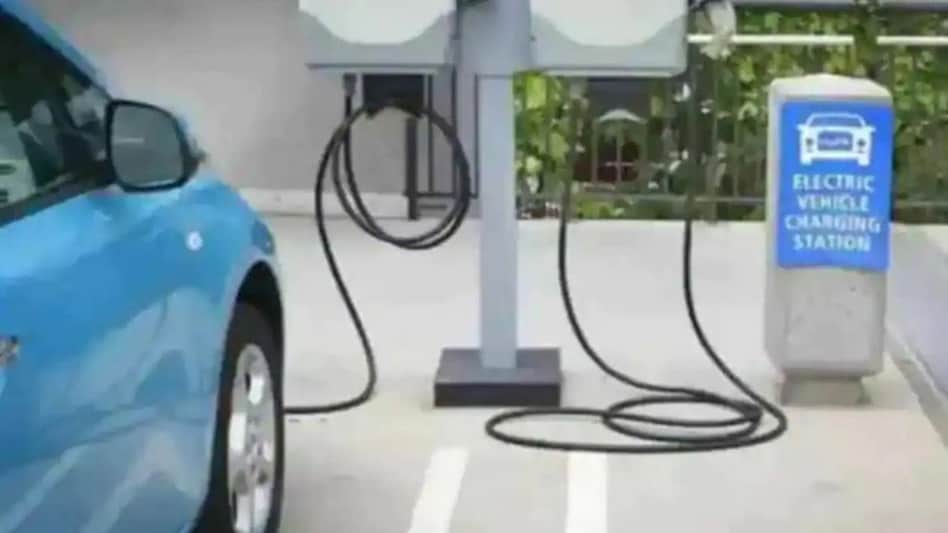 Under the Jio-BP pulse brand, Jio-BP currently manages a network of EV charging and swapping stations Under the Jio-BP pulse brand, Jio-BP currently manages a network of EV charging and swapping stations