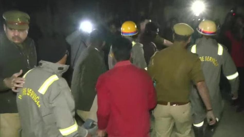 Chief Minister Adityanath is keeping a watch on the rescue operations (Photo: ANI) Chief Minister Adityanath is keeping a watch on the rescue operations (Photo: ANI)