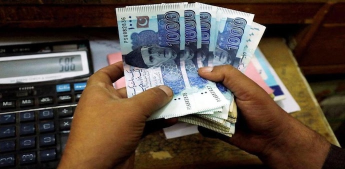 Pakistan is facing the worst economic crisis (Image: Reuters) Pakistan is facing the worst economic crisis (Image: Reuters)