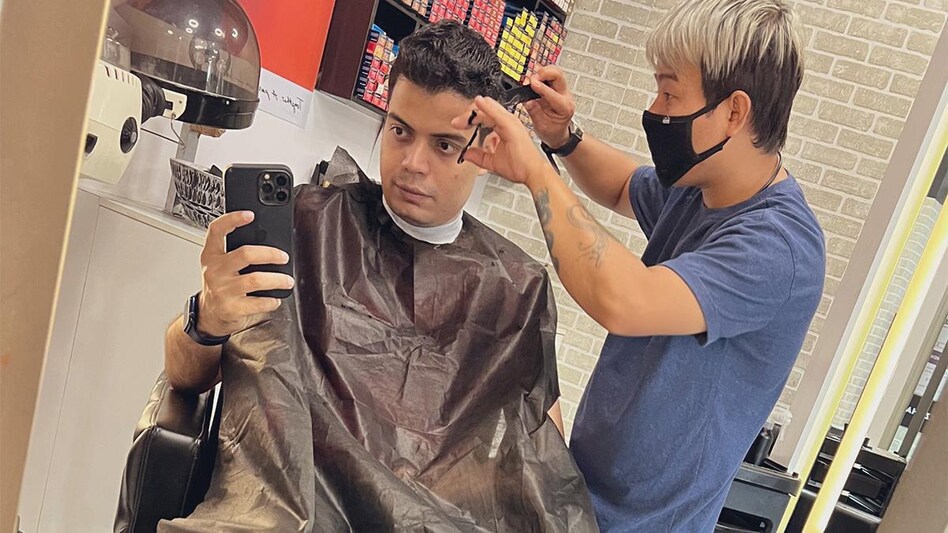 Startup founder faces Twitter backlash for attending meeting during a haircut (Photo: Twitter) Startup founder faces Twitter backlash for attending meeting during a haircut (Photo: Twitter)