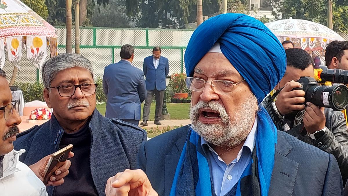 Green hydrogen now a national project, says oil minister Hardeep Puri Green hydrogen now a national project, says oil minister Hardeep Puri