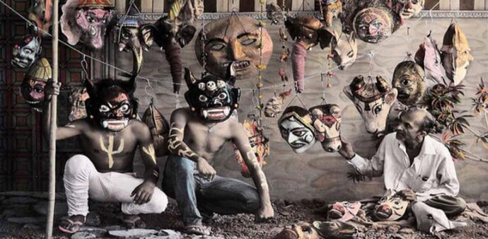 The Mask Seller. Artist: Rajesh Soni The Mask Seller. Artist: Rajesh Soni