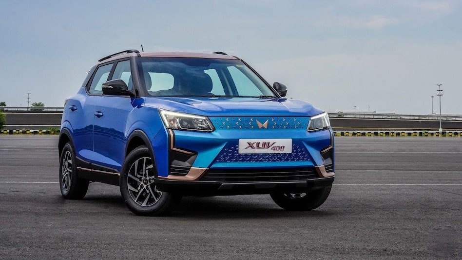 https://akm-img-a-in.tosshub.com/businesstoday/images/story/202301/mahindra_xuv400-sixteen_nine.jpg?size=948:533