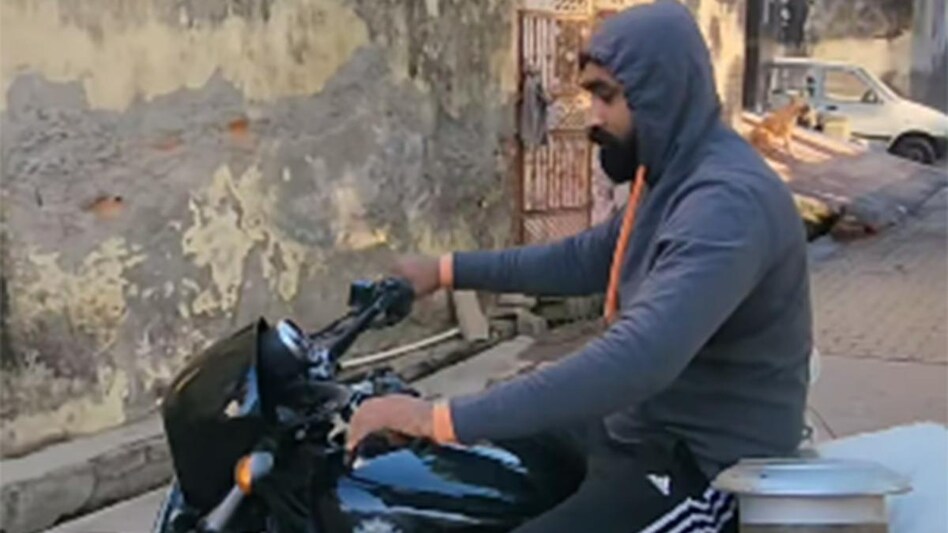 Video of man selling milk on Harley Davidson goes viral: Here's how netizens reacted Video of man selling milk on Harley Davidson goes viral: Here's how netizens reacted