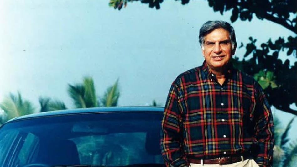 The throwback photo of Ratan Tata posing with Tata Indica The throwback photo of Ratan Tata posing with Tata Indica