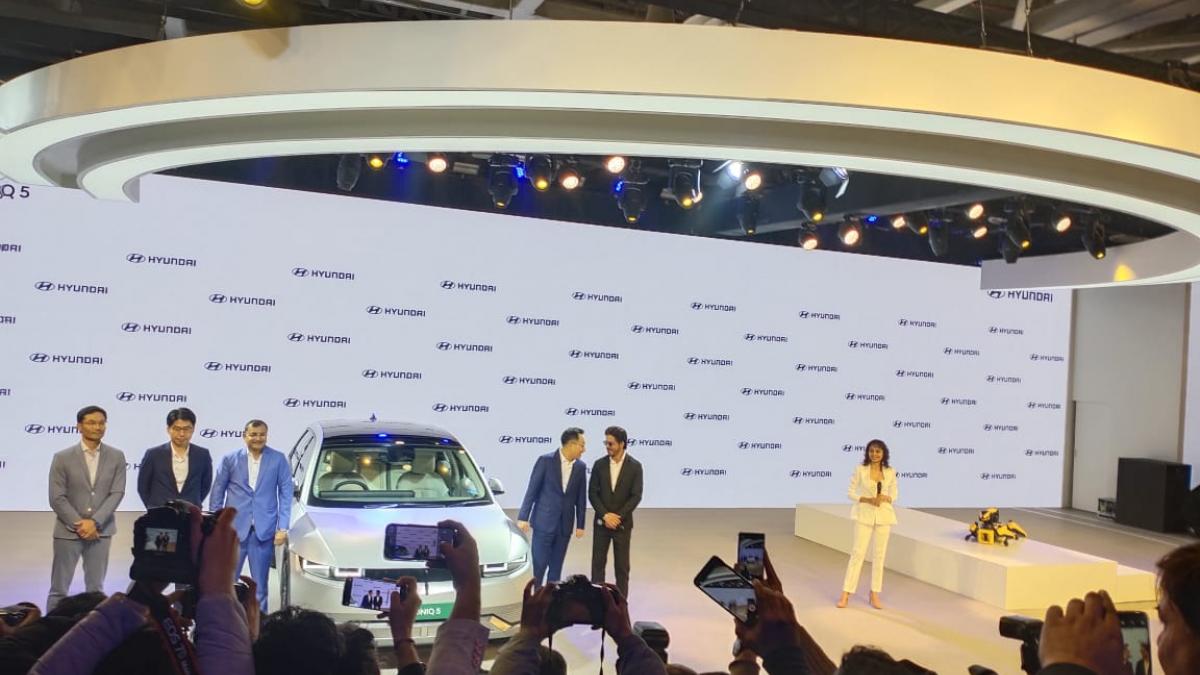 The Hyundai Ioniq 5 all-electric crossover was launched at the Auto Expo in New Delhi by brand ambassador Shah Rukh Khan. The Hyundai Ioniq 5 all-electric crossover was launched at the Auto Expo in New Delhi by brand ambassador Shah Rukh Khan.