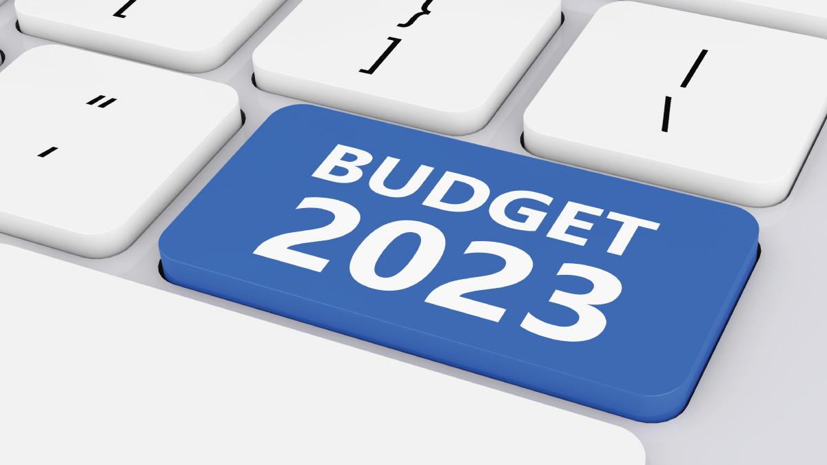 The maximum amount of income that is now exempt from income tax is Rs 2.5 lakh. For people between the ages of 60 and 80, the amount is Rs 3 lakh, and for seniors over the age of 80, it is Rs 5 lakh The maximum amount of income that is now exempt from income tax is Rs 2.5 lakh. For people between the ages of 60 and 80, the amount is Rs 3 lakh, and for seniors over the age of 80, it is Rs 5 lakh