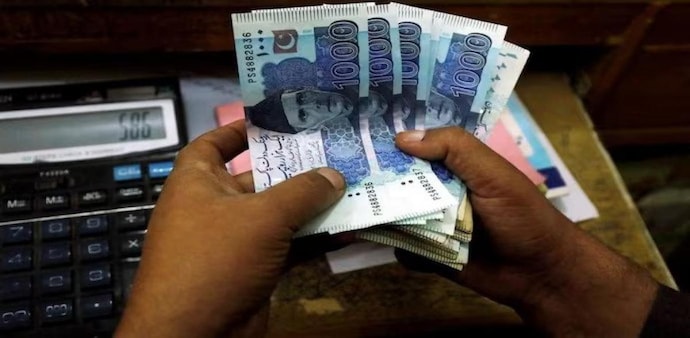 Accountant General of Pakistan Revenues (AGPR) instructed to suspend clearing any bills for federal ministries/divisions and connected departments till further notice Accountant General of Pakistan Revenues (AGPR) instructed to suspend clearing any bills for federal ministries/divisions and connected departments till further notice