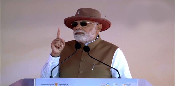 The Prime Minister added that new India will neither lose out on any opportunity nor will it lag behind in hard work. The Prime Minister added that new India will neither lose out on any opportunity nor will it lag behind in hard work.