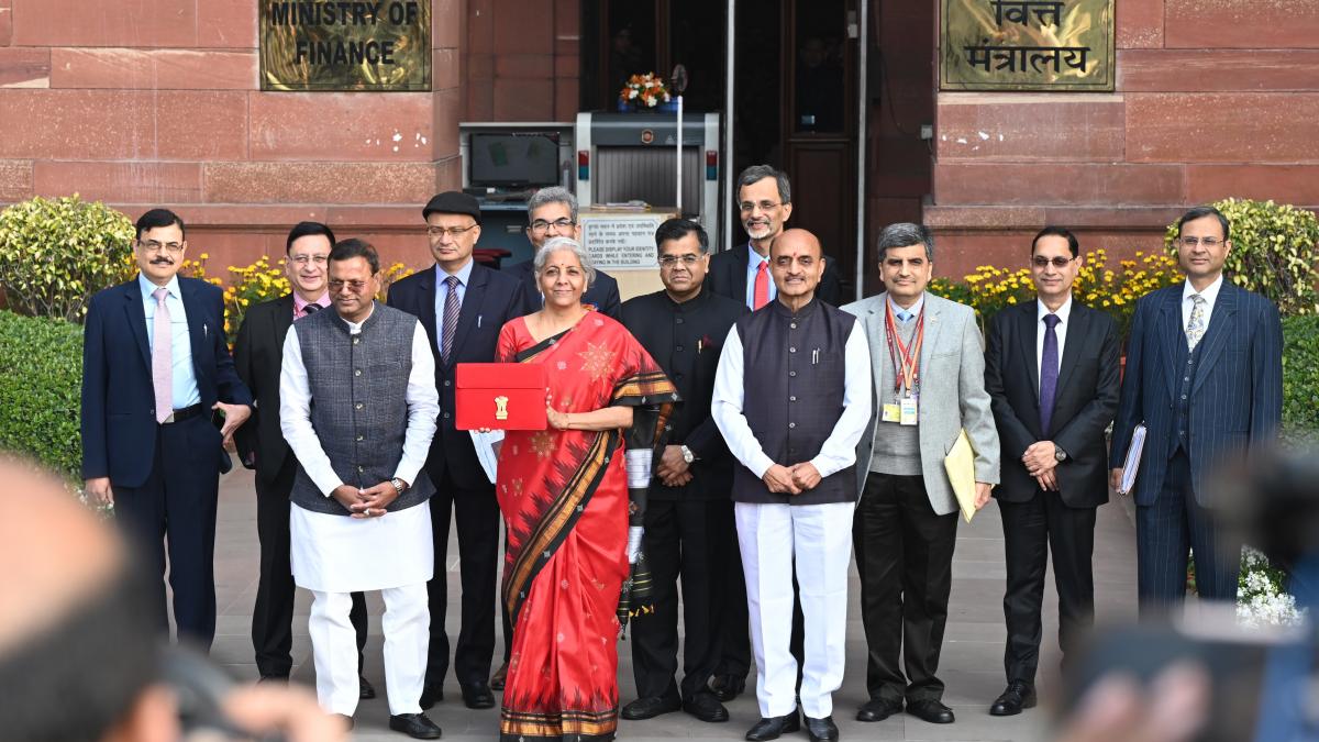 Traders will be keenly looking at what the Finance Minister has to offer in the Union Budget and the tone of the US Fed in its policy meet outcome. Traders will be keenly looking at what the Finance Minister has to offer in the Union Budget and the tone of the US Fed in its policy meet outcome.