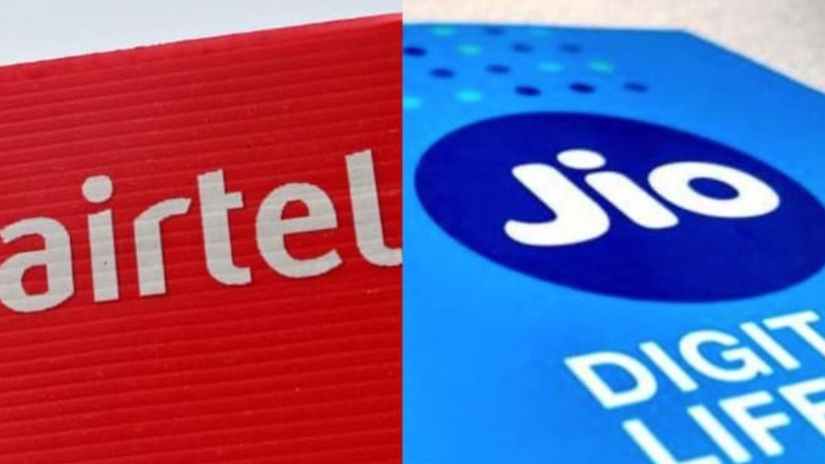 Jio vs Airtel Rs 999 broadband plan: Speed, data, OTT benefits and other compared 
