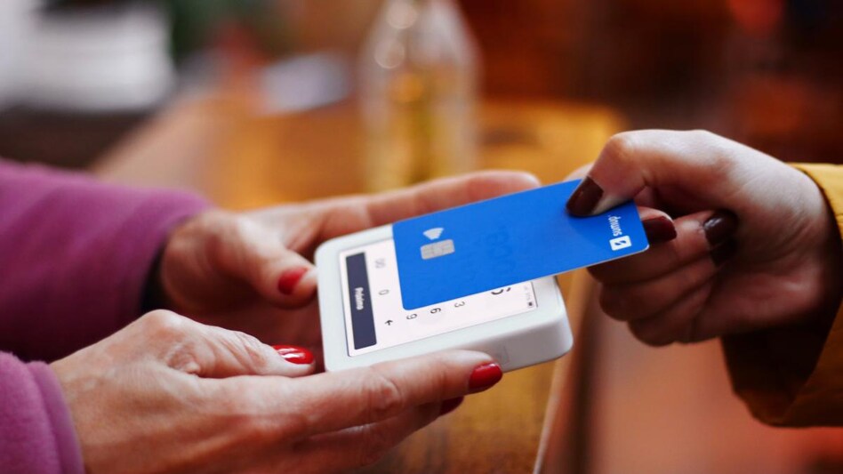 Contactless credit card: How to use and safety tips to keep in mind while using it Contactless credit card: How to use and safety tips to keep in mind while using it