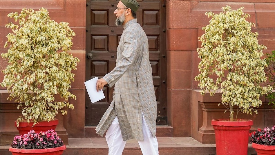 'The Congress and the BJP have given birth to oligarchs in India. People who have fled from the country with huge wealth,' alleges Owaisi 'The Congress and the BJP have given birth to oligarchs in India. People who have fled from the country with huge wealth,' alleges Owaisi