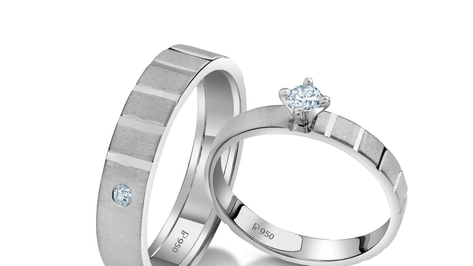 Platinum seems to be popular among men with many jewellers Platinum seems to be popular among men with many jewellers