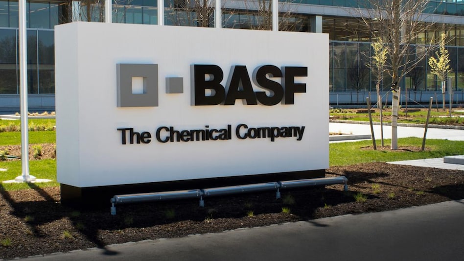 Chemical company BASF to fire 2600 employees Chemical company BASF to fire 2600 employees