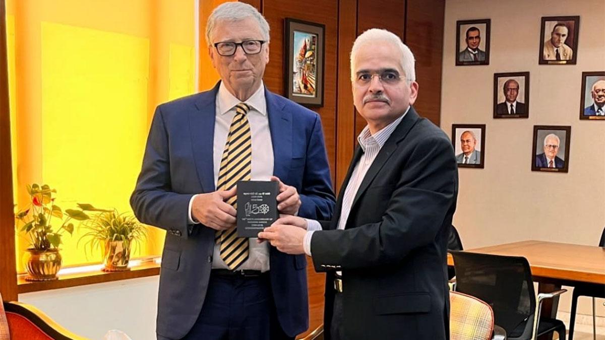 Microsoft co-founder Bill Gates with RBI Governor Shaktikanta Das Microsoft co-founder Bill Gates with RBI Governor Shaktikanta Das