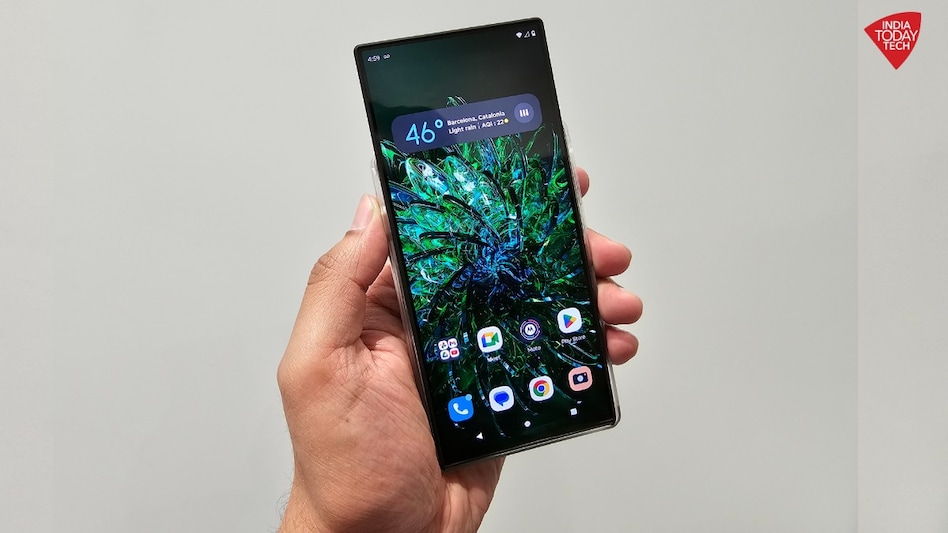 Motorola Rizr rollable concept first impressions: This is mind-blowing Motorola Rizr rollable concept first impressions: This is mind-blowing