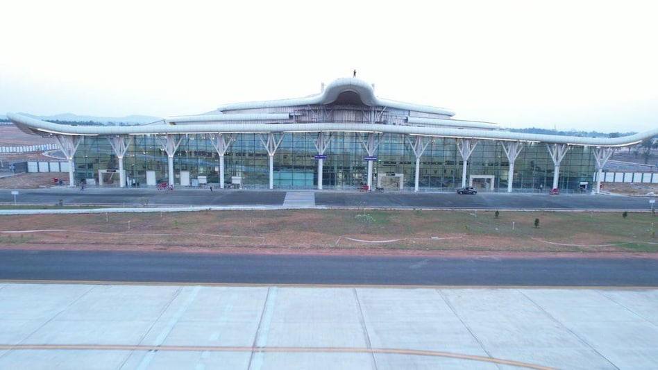 The well-equipped airport is situated on 662.38 acres of land The well-equipped airport is situated on 662.38 acres of land
