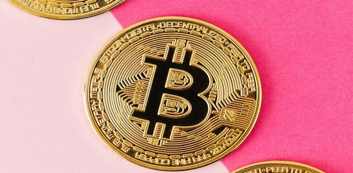 The global cryptocurrency market cap was trading sharply lower at $1.15 trillion, dropping as much as 3 per cent in the last 24 hours. The global cryptocurrency market cap was trading sharply lower at $1.15 trillion, dropping as much as 3 per cent in the last 24 hours.