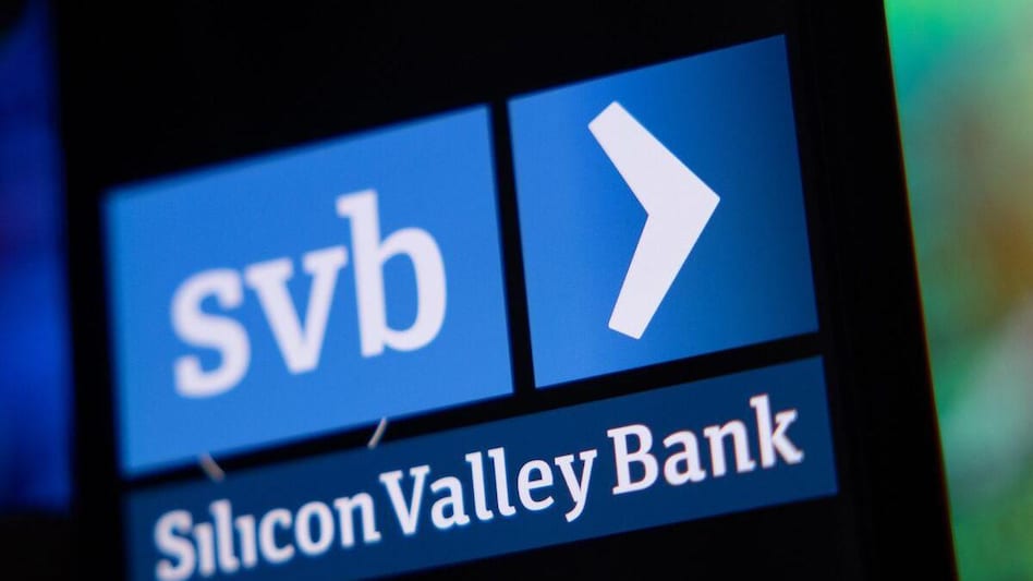 After falling 72 per cent during the 2008-09 crisis, BSE Bankex jumped 4 times within 18 months to 15,108 in 2010 from its low at 3,599 in 2009. After falling 72 per cent during the 2008-09 crisis, BSE Bankex jumped 4 times within 18 months to 15,108 in 2010 from its low at 3,599 in 2009.
