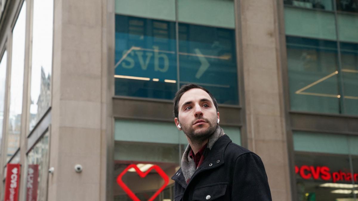 A man stands near the sign with the Silicon Valley Bank (SVB) logo at Park Avenue location, in New York City. (REUTERS/David 'Dee' Delgado) A man stands near the sign with the Silicon Valley Bank (SVB) logo at Park Avenue location, in New York City. (REUTERS/David 'Dee' Delgado)