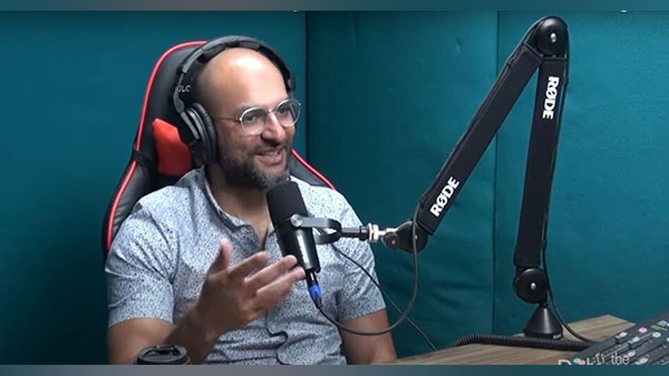 Younus added that he also saw people eat kachoris at eateries and leave just like that. Younus added that he also saw people eat kachoris at eateries and leave just like that.