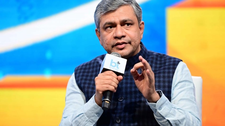 'Put your funds in...': Ashwini Vaishnaw's message to Indian start-ups after Silicon Valley Bank crisis 'Put your funds in...': Ashwini Vaishnaw's message to Indian start-ups after Silicon Valley Bank crisis