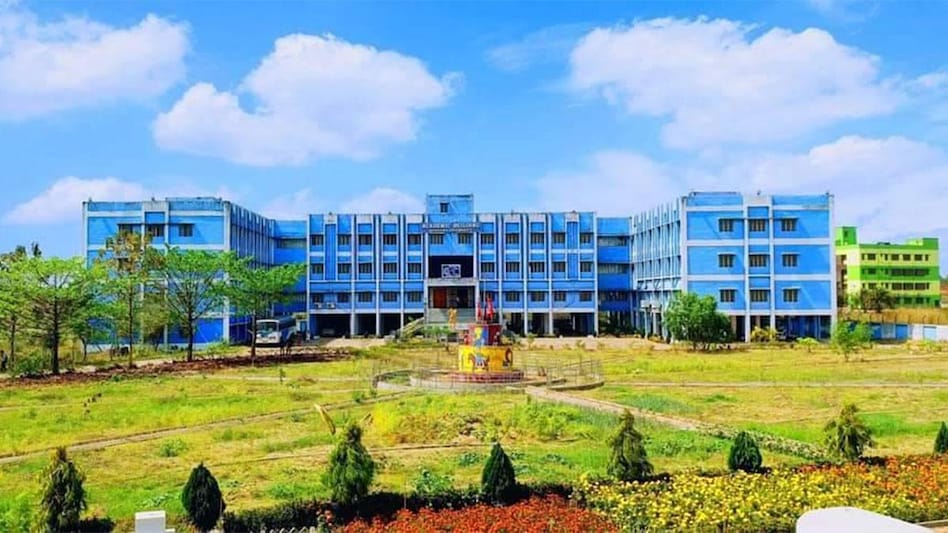 Bankura University is offering guest lecturer Rs 300 per class. Bankura University is offering guest lecturer Rs 300 per class.