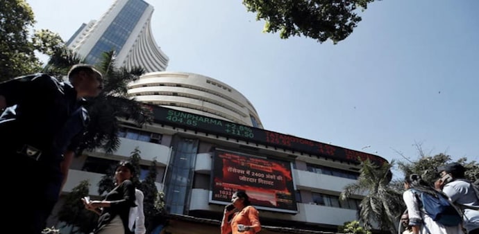 Nifty50 has given a consolidation breakout, suggesting a rise in optimism, on the daily chart. On the higher end, it found resistance around the 14-day moving average, said an analyst. Nifty50 has given a consolidation breakout, suggesting a rise in optimism, on the daily chart. On the higher end, it found resistance around the 14-day moving average, said an analyst.