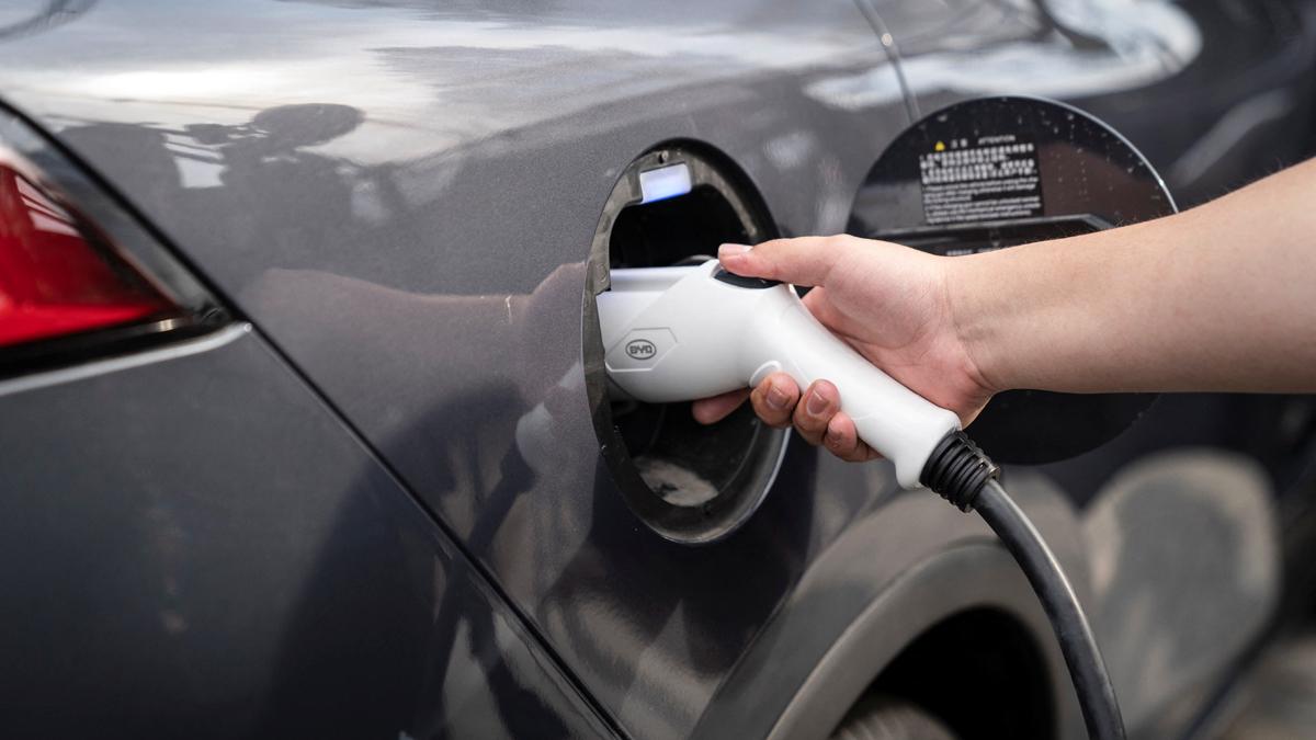 EV charging/Representational image EV charging/Representational image