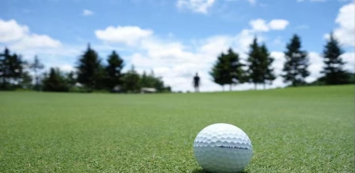 Sitting in a hundred acres of woods, ponds and parkland, the historic Tollygunge Club came into its present form in 1895 and is today one of the world’s most iconic golf venues Sitting in a hundred acres of woods, ponds and parkland, the historic Tollygunge Club came into its present form in 1895 and is today one of the world’s most iconic golf venues