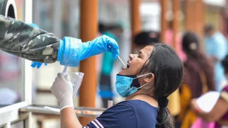 India reports over 1,800 new Covid cases for second consecutive day, active cases cross 10,000 mark India reports over 1,800 new Covid cases for second consecutive day, active cases cross 10,000 mark