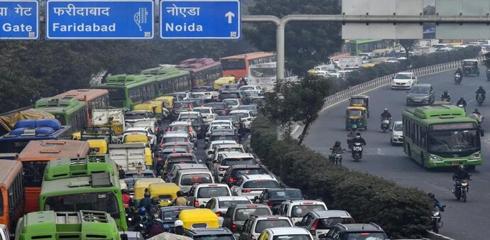 In order to further facilitate traffic movement, the Delhi Police issued an advisory on the type of vehicles allowed on the flyover from Monday. In order to further facilitate traffic movement, the Delhi Police issued an advisory on the type of vehicles allowed on the flyover from Monday.