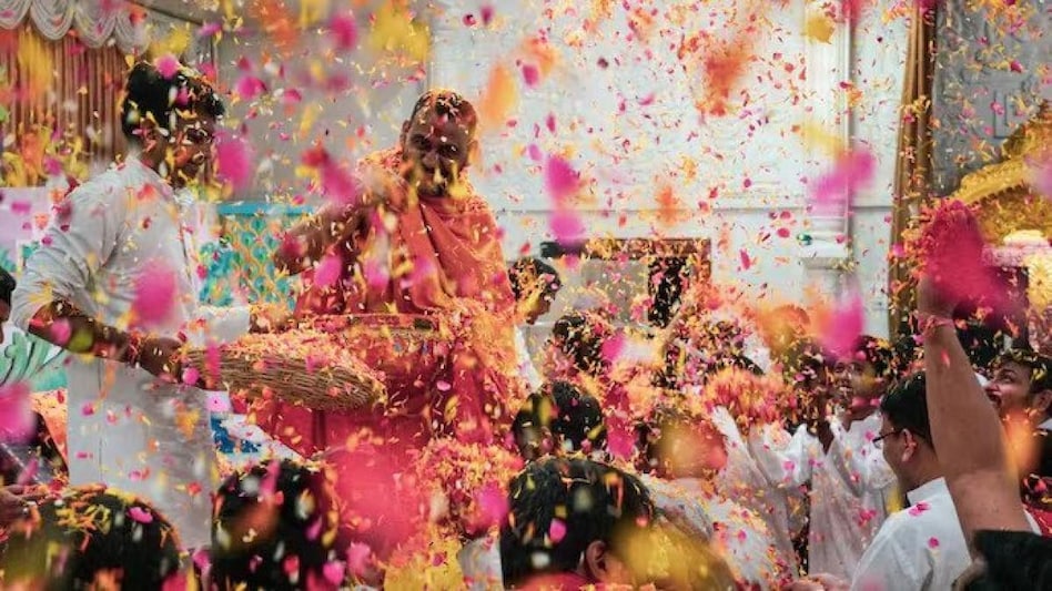 Many cultures come together for the festival of Holi to eat, dance, play, and have a good time. Many cultures come together for the festival of Holi to eat, dance, play, and have a good time.