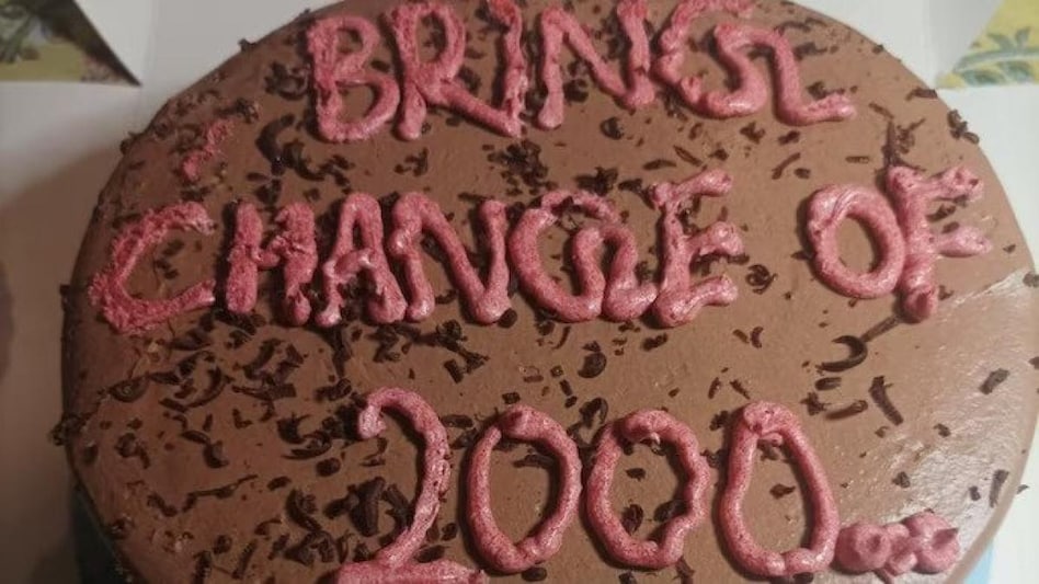 A man from Pakistan ordered a cake from a bakery in Lahore and the icing on the cake became instantly viral A man from Pakistan ordered a cake from a bakery in Lahore and the icing on the cake became instantly viral