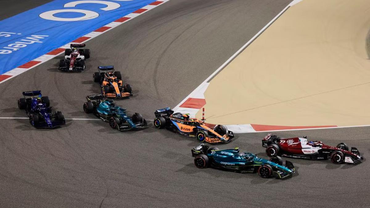 Formula One F1 - Bahrain Grand Prix - Bahrain International Circuit, Sakhir, Bahrain - March 20, 2022 Alfa Romeo's Valtteri Bottas and Aston Martin's Nico Hulkenberg in action during the race (Source: REUTERS/Thaier Al-Sudani) Formula One F1 - Bahrain Grand Prix - Bahrain International Circuit, Sakhir, Bahrain - March 20, 2022 Alfa Romeo's Valtteri Bottas and Aston Martin's Nico Hulkenberg in action during the race (Source: REUTERS/Thaier Al-Sudani)