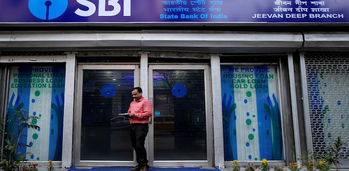 SBI shares: Post its meeting with SBI Chairman Dinesh Kumar Khara, Motilal Oswal Securities has come out with an update on the stock with a ‘Buy’ rating and a target of Rs 725. (Photo: Reuters) SBI shares: Post its meeting with SBI Chairman Dinesh Kumar Khara, Motilal Oswal Securities has come out with an update on the stock with a ‘Buy’ rating and a target of Rs 725. (Photo: Reuters)