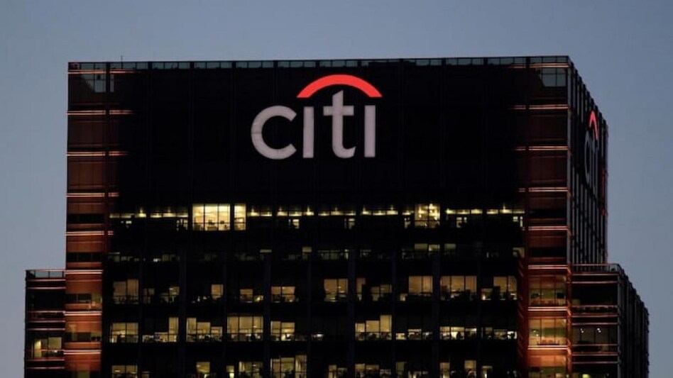 Citigroup reported a workforce of 240,000 employees. Citigroup reported a workforce of 240,000 employees.