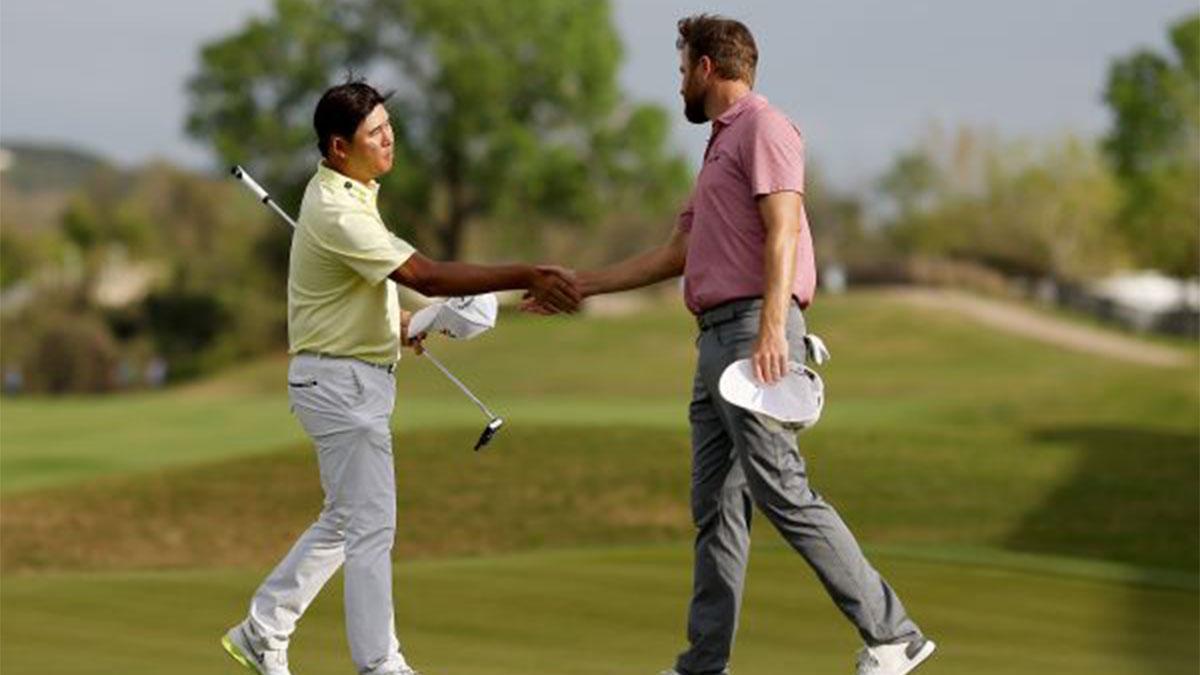 Si Woo Kim shakes hands with Chris Kirk at the WGC-Dell Technologies Match Play in Austin, Texas, on Wednesday. Image courtest PGA Tour/Getty Images Si Woo Kim shakes hands with Chris Kirk at the WGC-Dell Technologies Match Play in Austin, Texas, on Wednesday. Image courtest PGA Tour/Getty Images