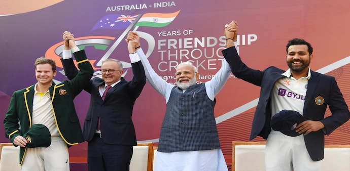 Australian captain Steve Smith, Australian PM Anthony Albanese, Indian PM Narendra Modi and Indian captain Rohit Sharma (L-R) Australian captain Steve Smith, Australian PM Anthony Albanese, Indian PM Narendra Modi and Indian captain Rohit Sharma (L-R)